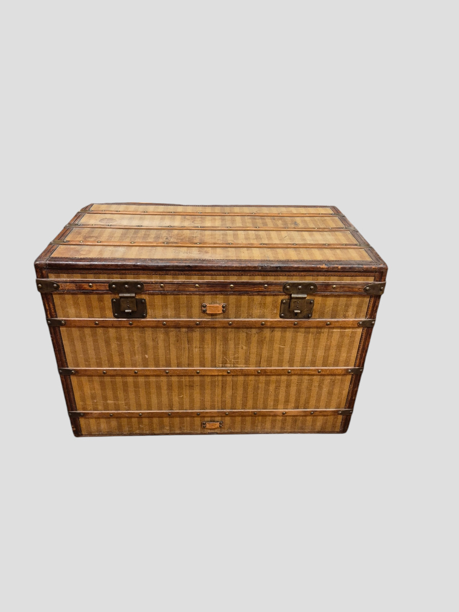 Louis Vuitton trunk from 1889