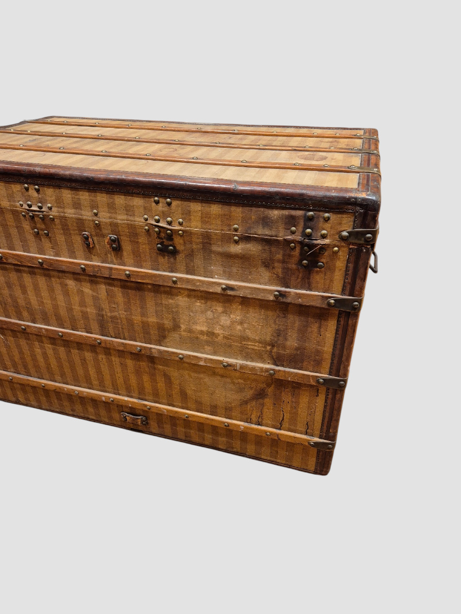 Louis Vuitton trunk from 1889