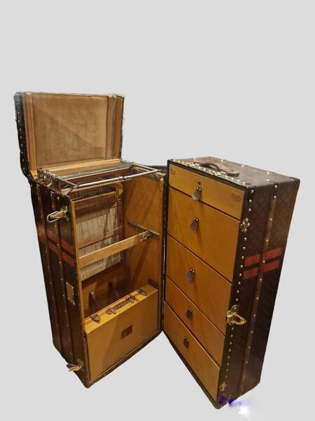 Louis Vuitton Damier trunk - Des Voyages - Recent Added Items - European  ANTIQUES & DECORATIVE