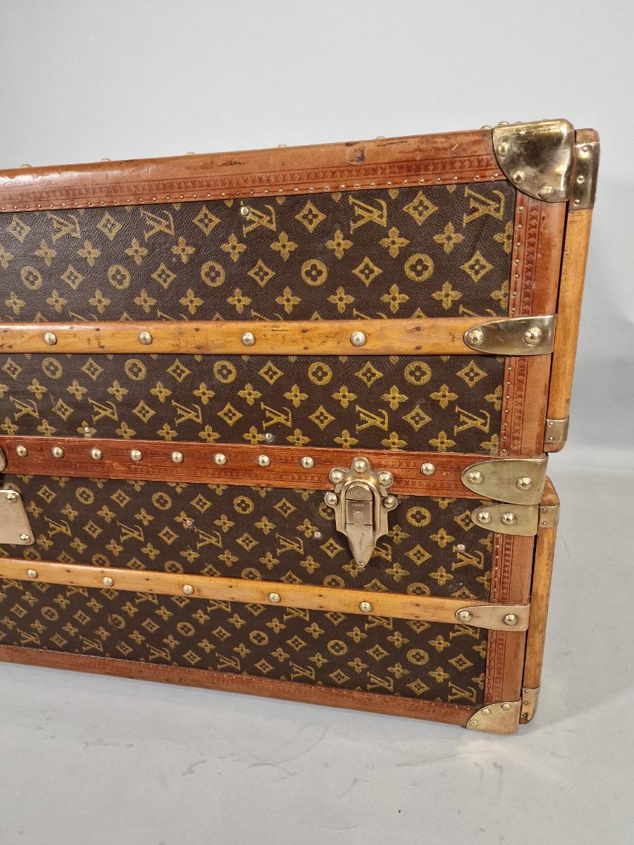 WARDROBE trunk Louis Vuitton house CIRCA 1930
